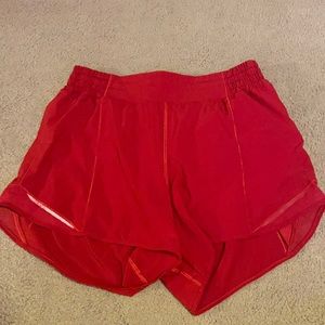 Lululemon high rise Hotty Hot shorts 4”